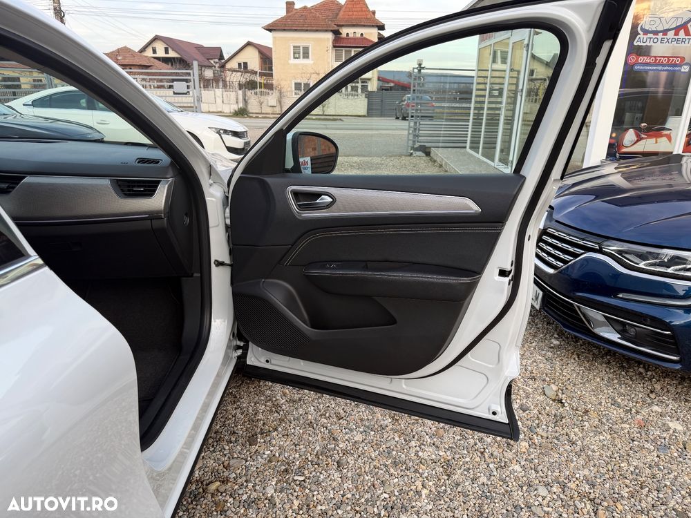 Renault Arkana E-TECH RS Line - 17