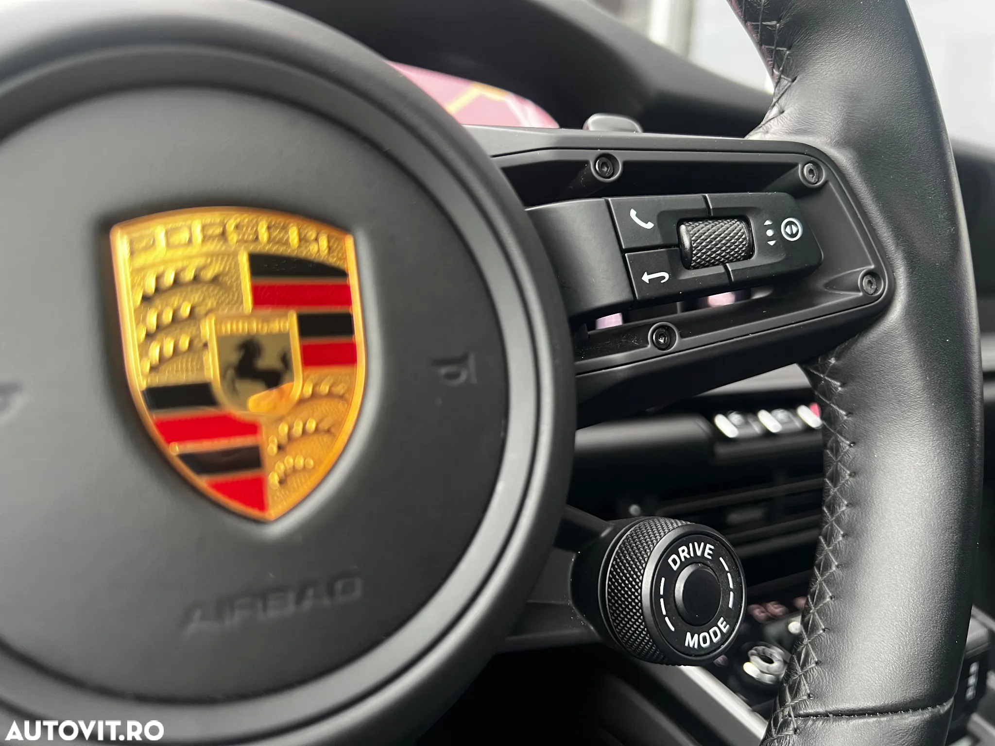 Porsche 911 Carrera 4S - 19