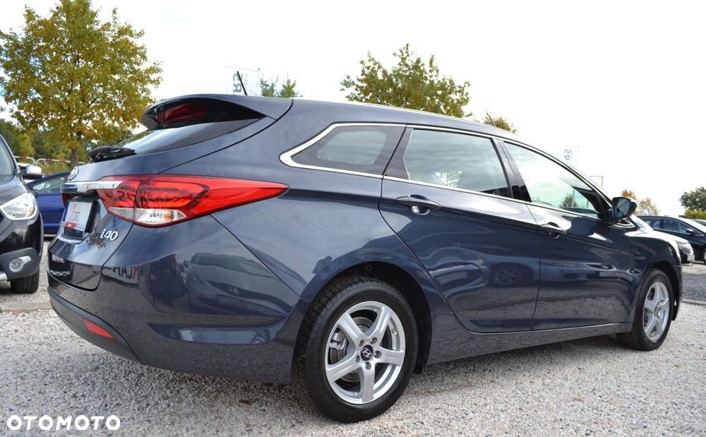Hyundai i40 Kombi blue 1.6 Trend - 17