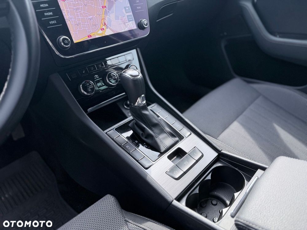 Skoda Superb 2.0 TDI SCR Style DSG - 11