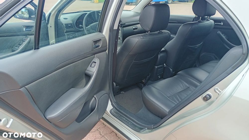 Toyota Avensis 2.0 VVT-i Automatik Executive - 34