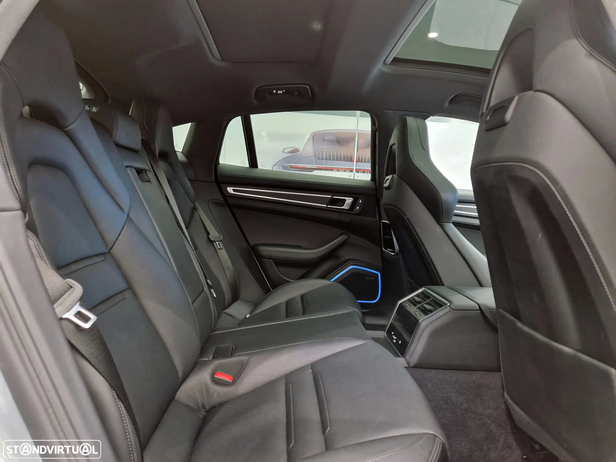Porsche Panamera 4 E-Hybrid Platinum Edition com PDLS - 32