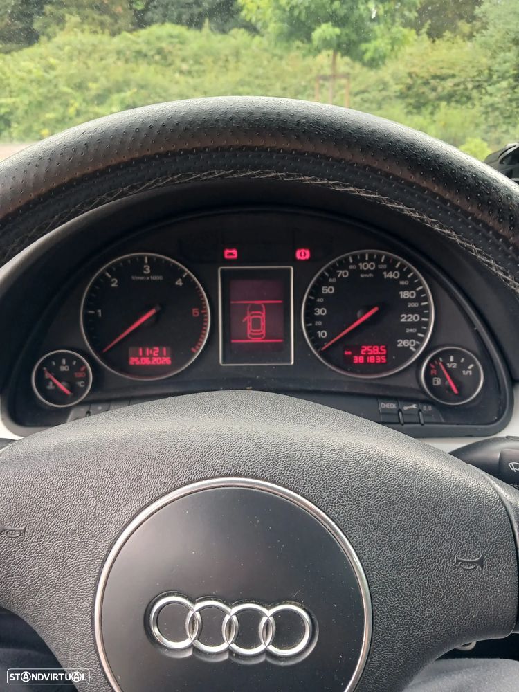 Audi A4 Avant 1.9 TDI m6 S-Line - 7