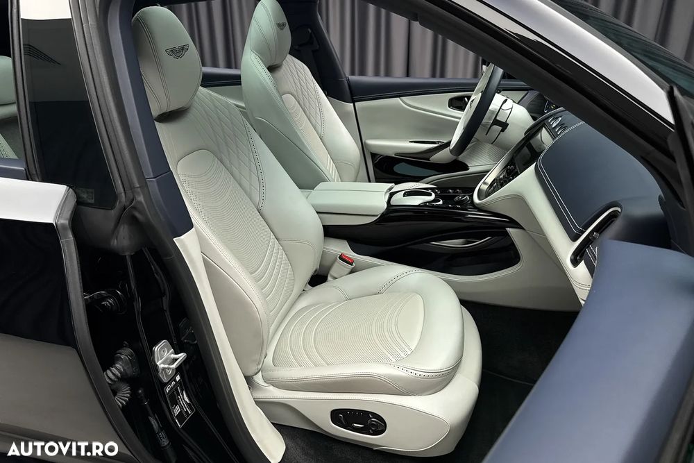 Aston Martin DBX - 23