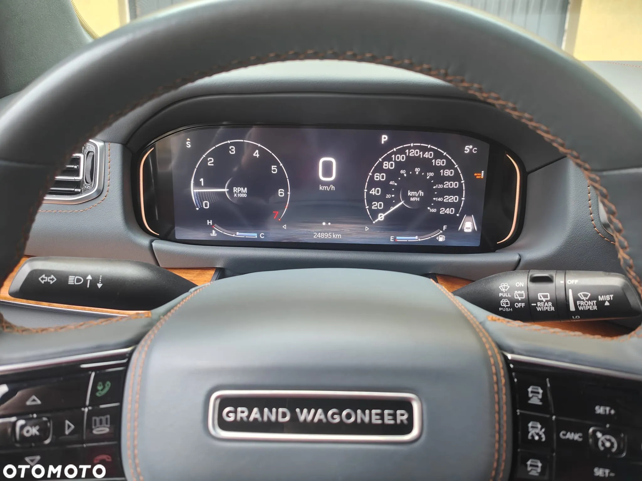 Jeep Wagoneer - 27