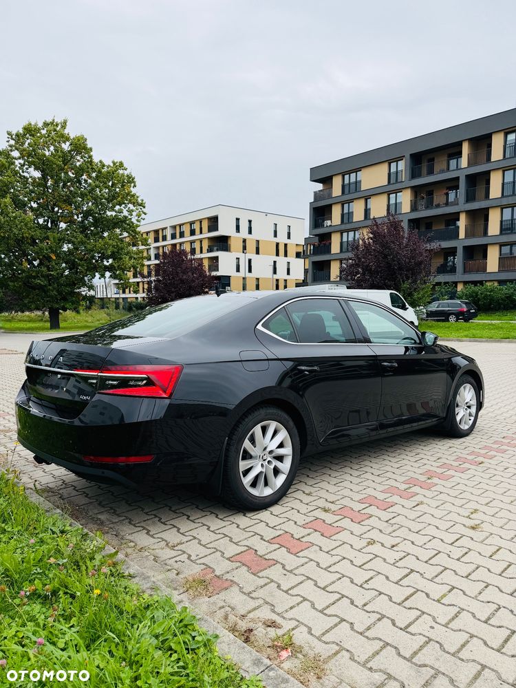 Skoda Superb 2.0 TDI SCR 4x4 Style DSG - 5
