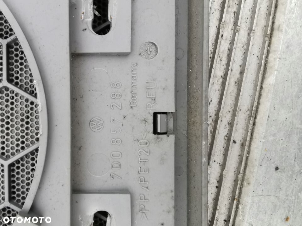osłona Maskownica głośnika prawy tył vw t4 7D0 857288 - 2