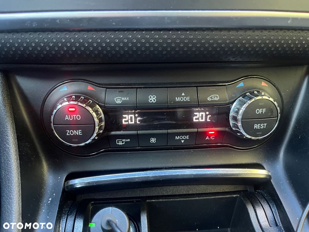 Mercedes-Benz Klasa A 220 4Matic 7G-DCT - 9