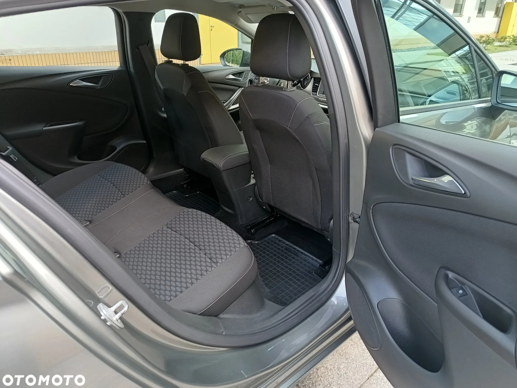 Opel Astra V 1.4 T Dynamic - 11