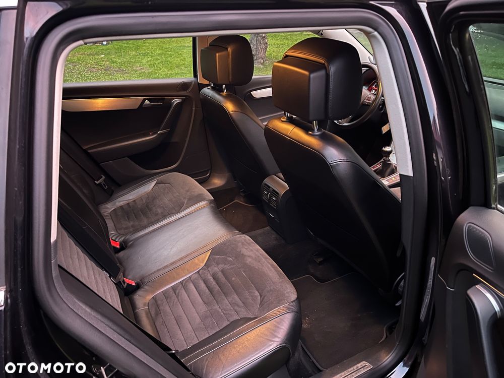 Volkswagen Passat - 17