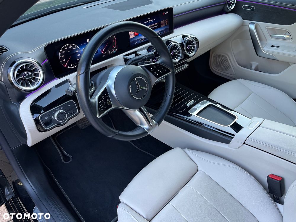 Mercedes-Benz CLA 200 d AMG Line 8G-DCT - 23