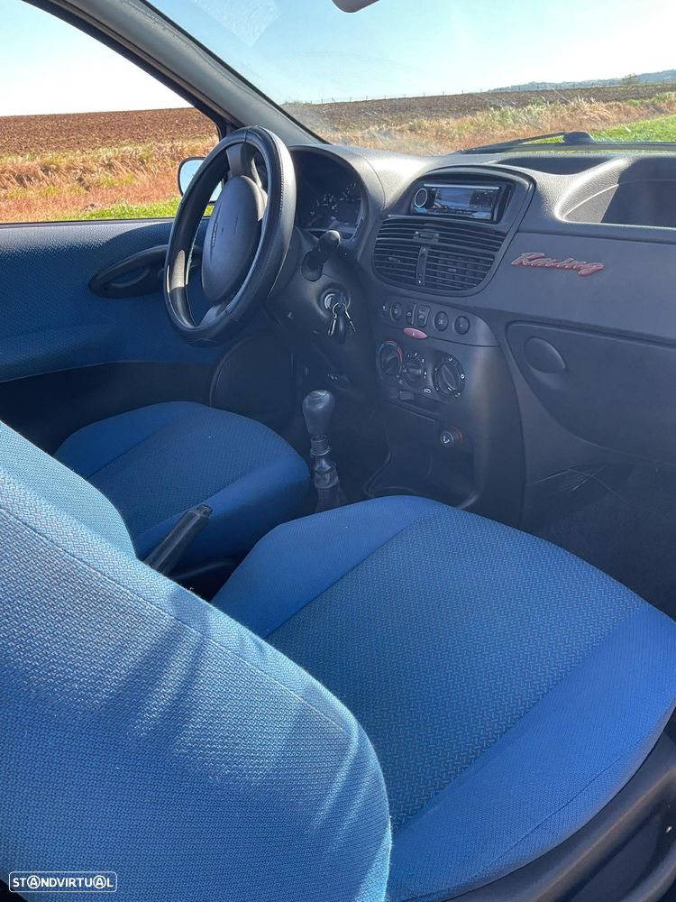 Fiat Punto 1.2 16V HLX - 12