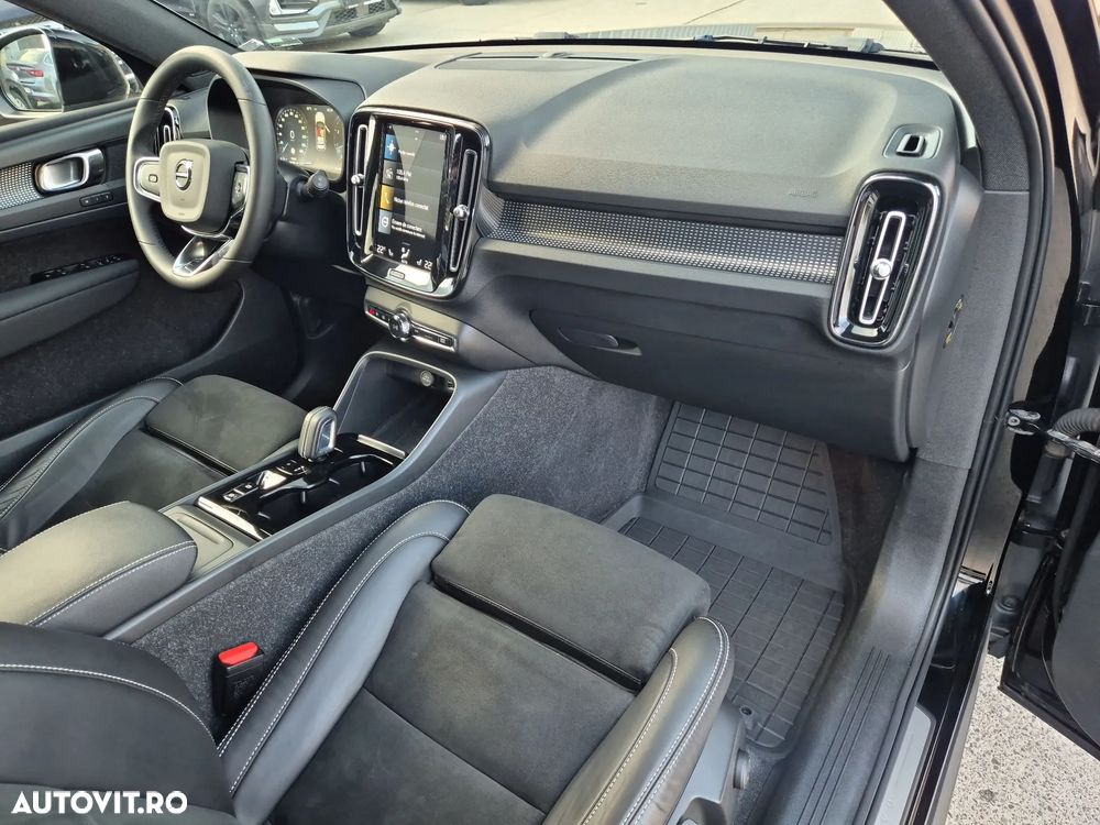 Volvo XC 40 B4 AT8 Mild Hybrid Momentum - 23