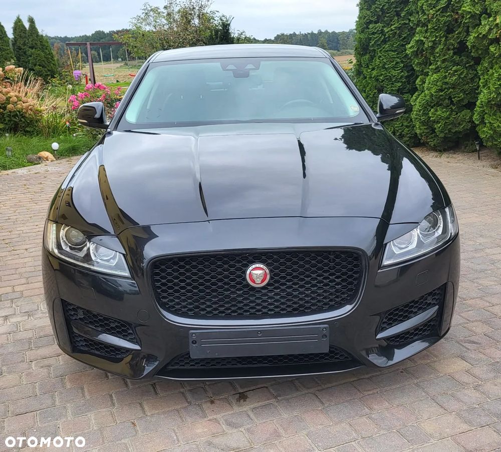 Jaguar XF 20d R-Sport - 3