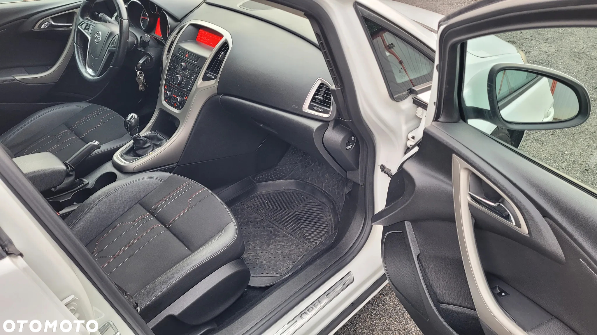 Opel Astra IV 1.4 T Sport - 11
