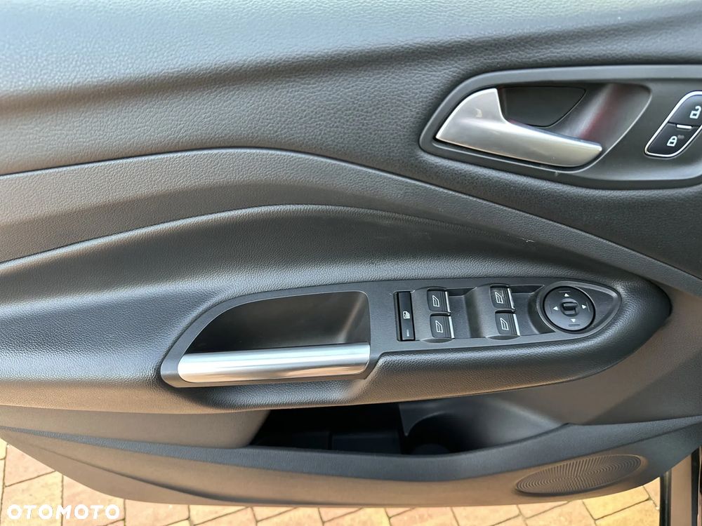 Ford Kuga 2.0 TDCi FWD Titanium - 23