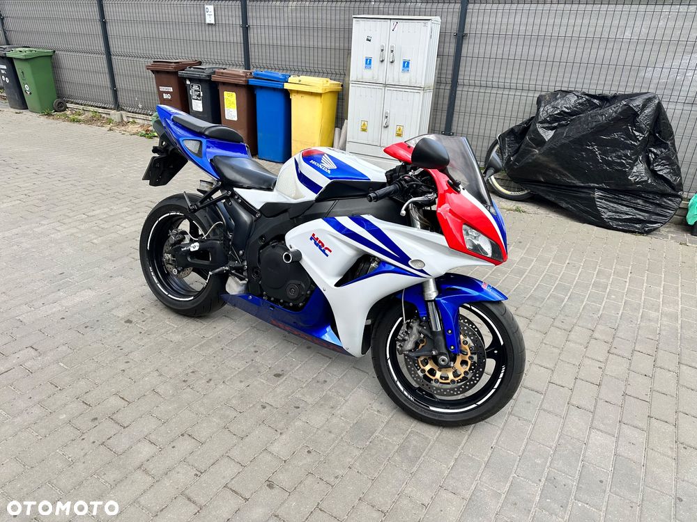Honda CBR - 1