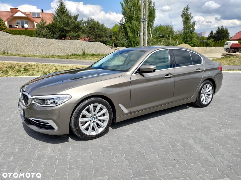 BMW Seria 5 530i xDrive Luxury Line - 1
