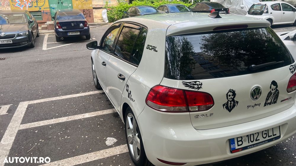 Volkswagen Golf - 8