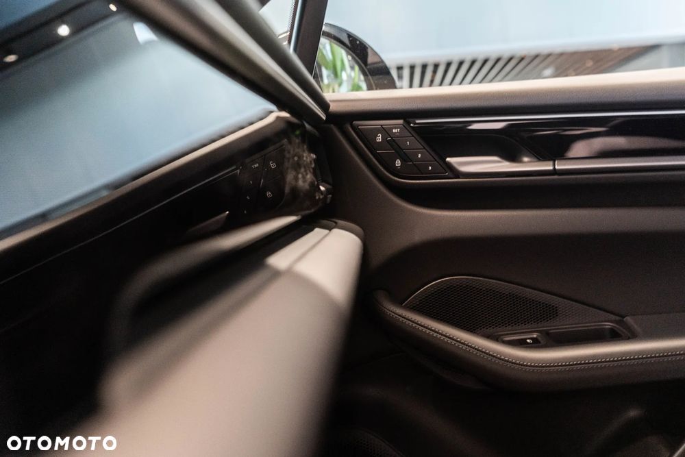Porsche Macan - 27
