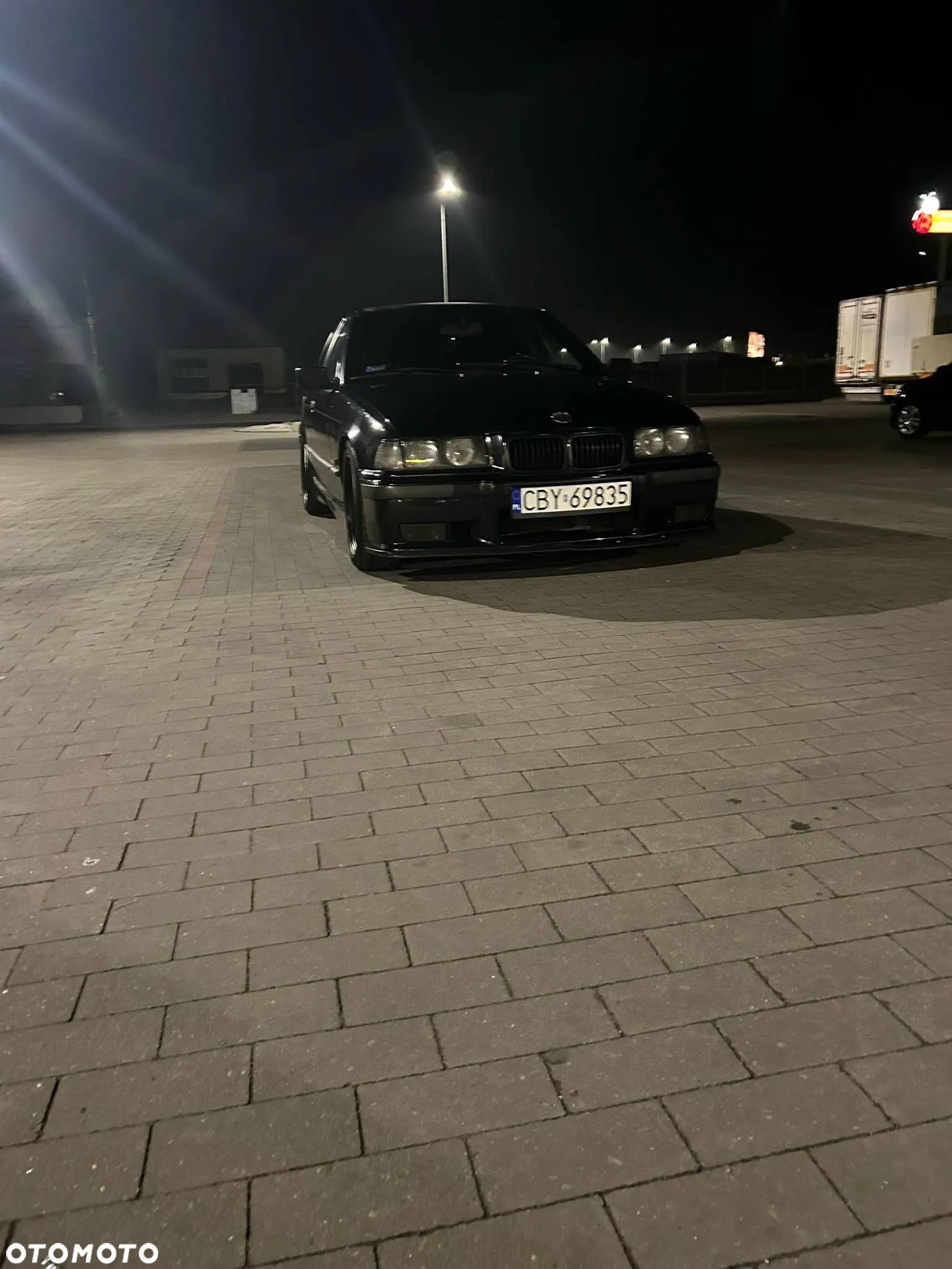 BMW Seria 3 318i - 1