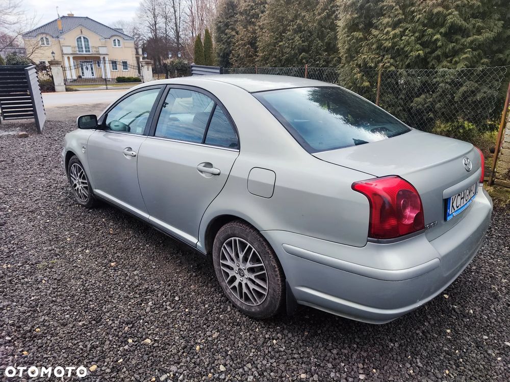 Toyota Avensis 2.0 D-4D Luna - 17