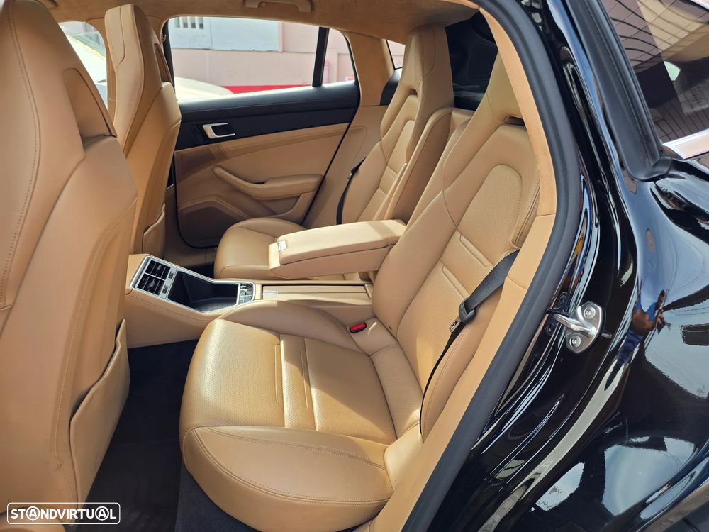 Porsche Panamera Turbo - 26