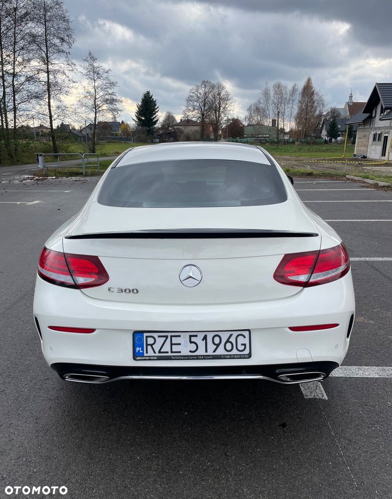 Mercedes-Benz Klasa C 300 9G-TRONIC AMG Line - 12