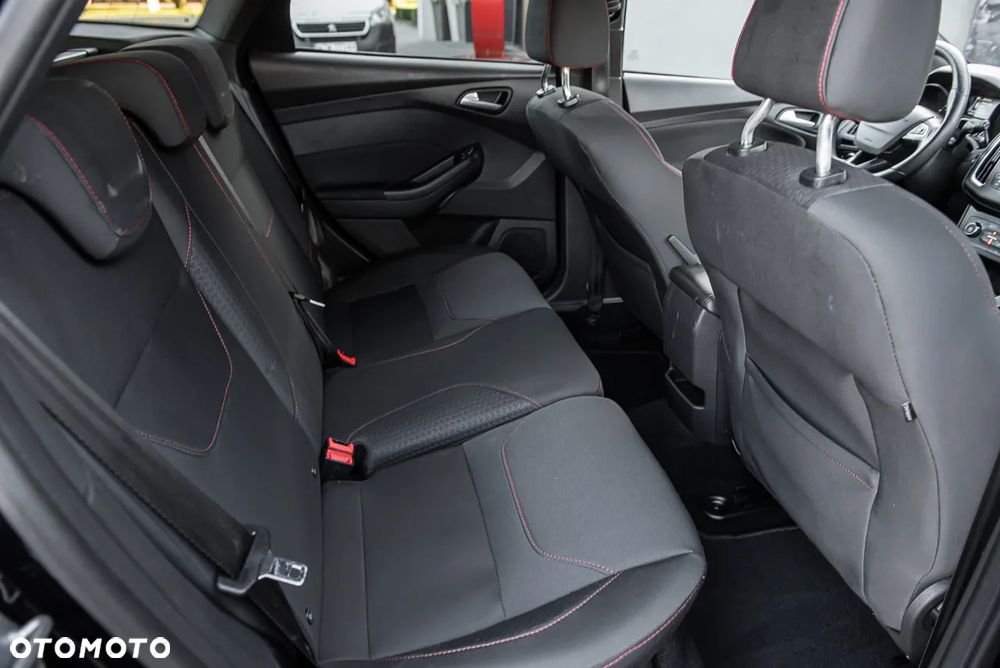 Ford Focus ver-1-5-ecoblue-scr-st--line - 30