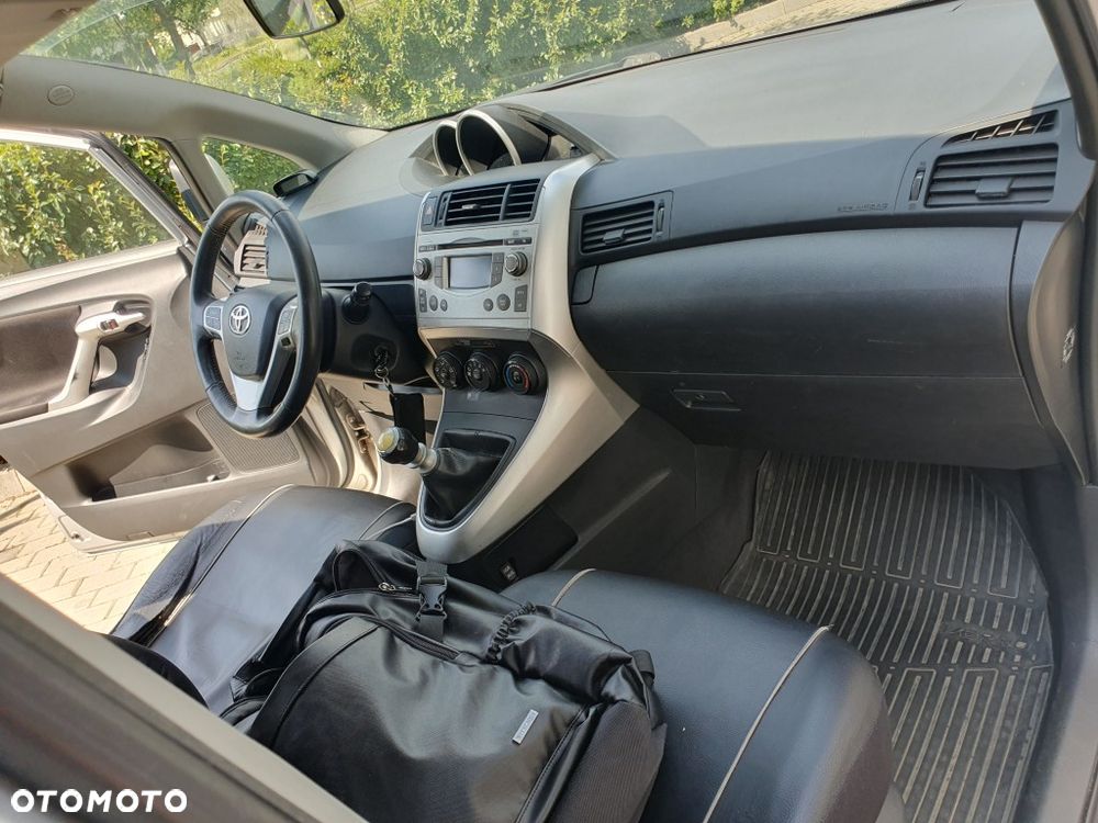 Toyota Verso 2.0 D-4D Luna - 9