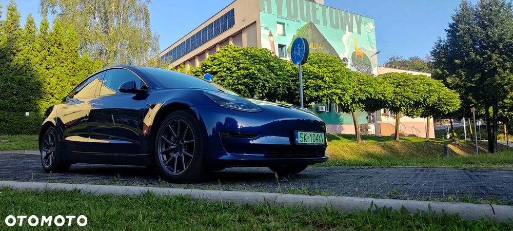 Tesla Model 3 - 6