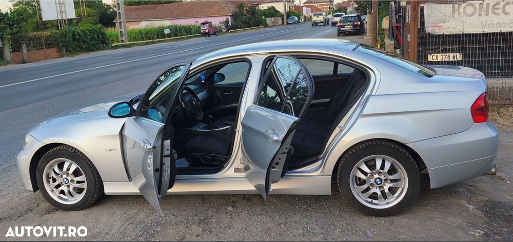 BMW Seria 3 325xi - 11