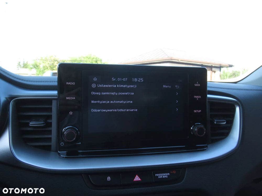 Kia Ceed 1.5 T-GDI M - 26