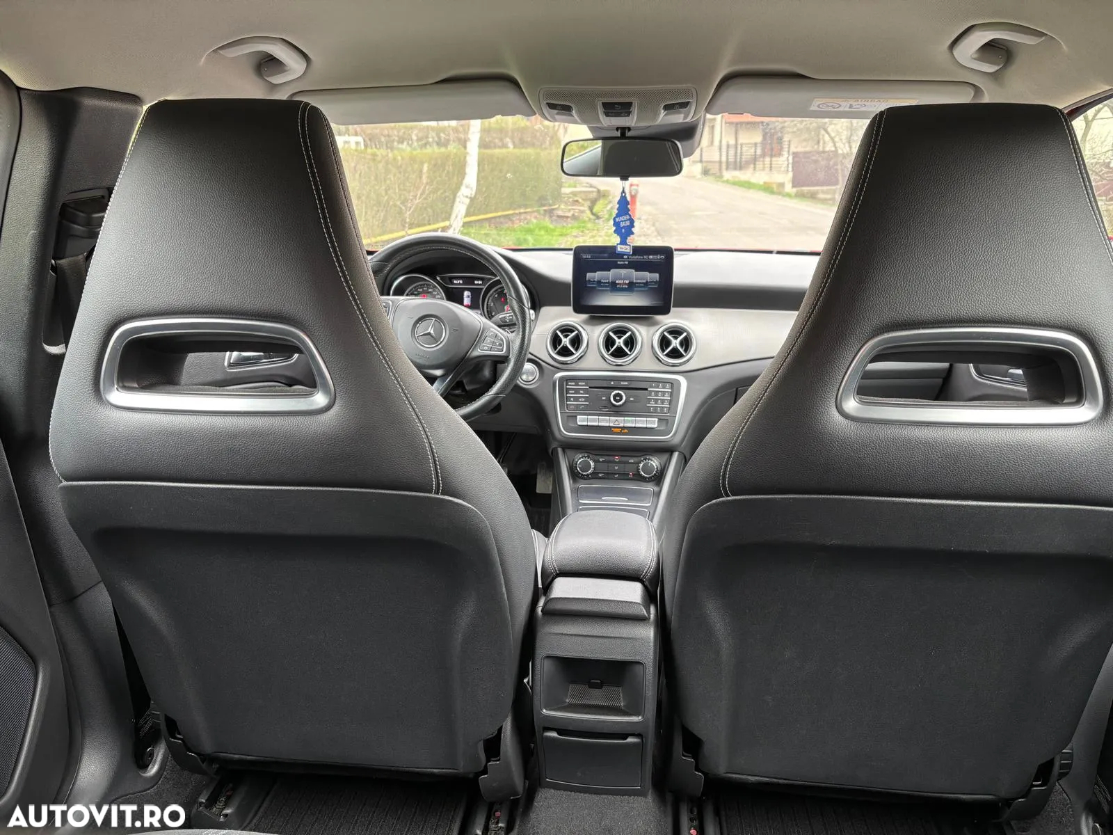 Mercedes-Benz GLA - 6