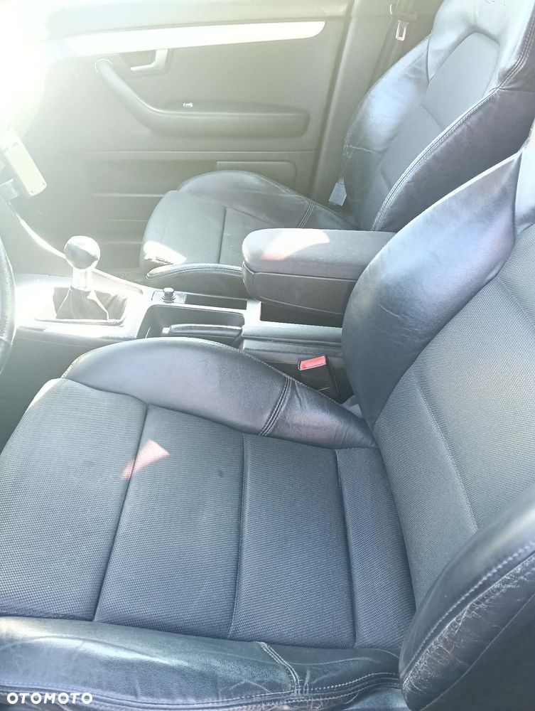 Audi A4 Avant 2.0 TDI DPF quattro - 25