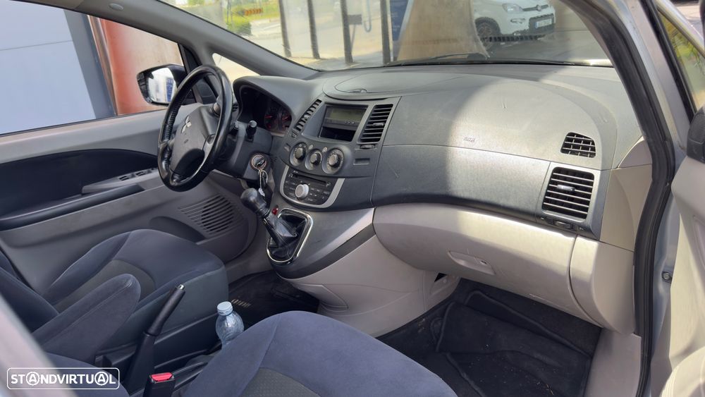 Mitsubishi Grandis 2.0 DI-D Intense P2 - 5
