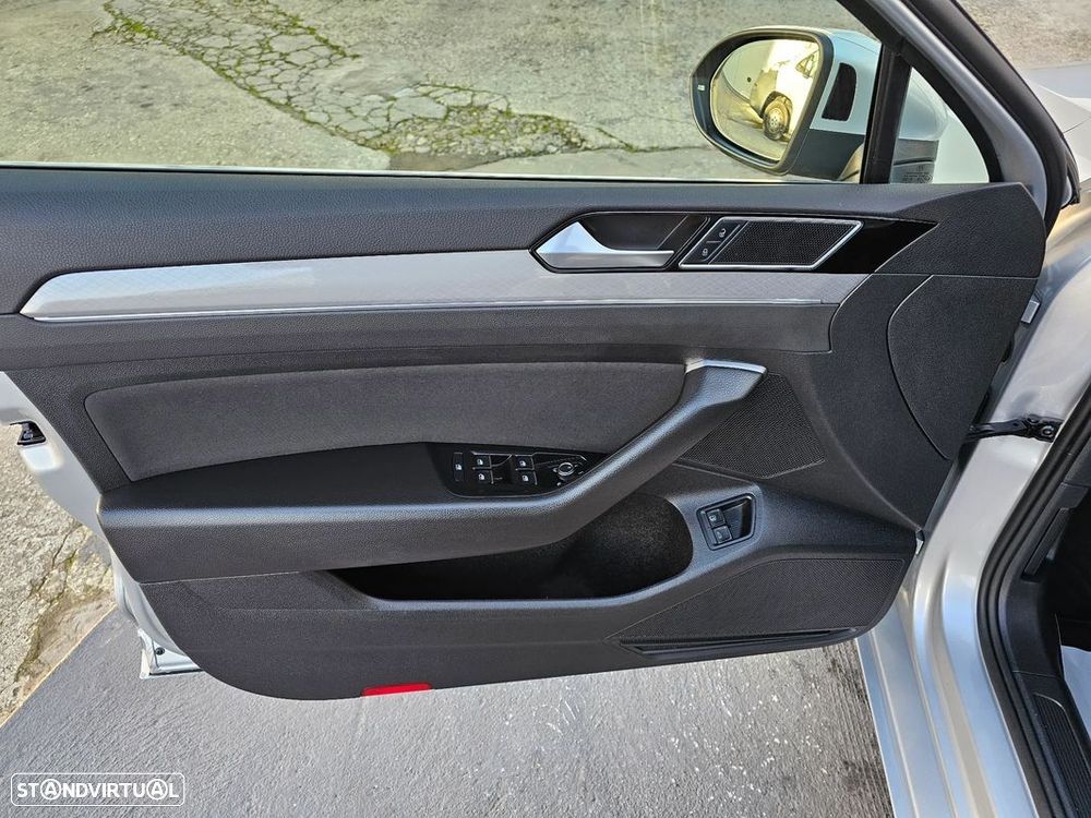VW Passat Variant - 20