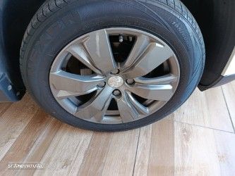 Peugeot 2008 1.2 PureTech Style - 31
