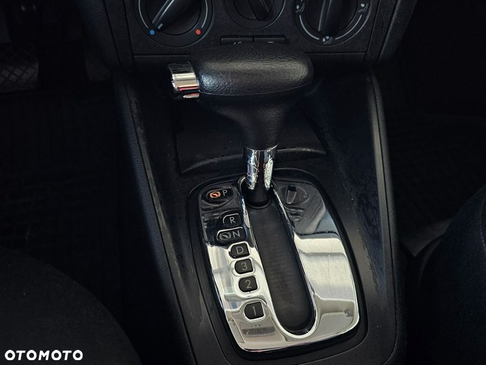 Volkswagen Golf - 17