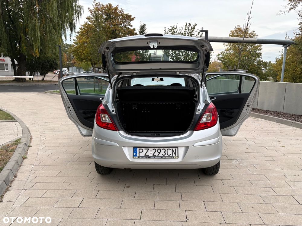 Opel Corsa 1.2 16V Essentia - 17
