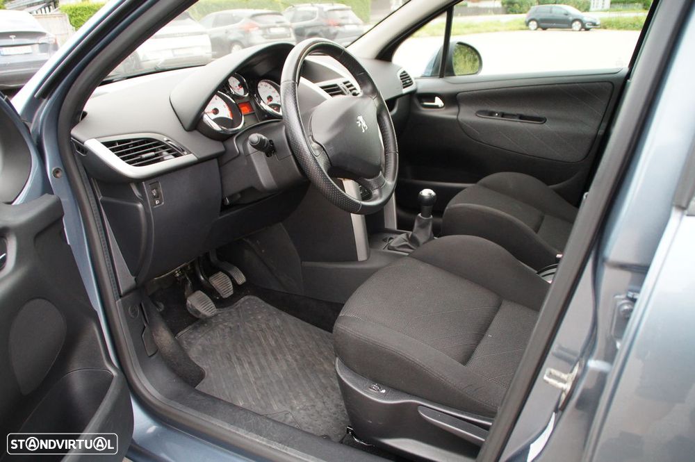 Peugeot 207 - 2