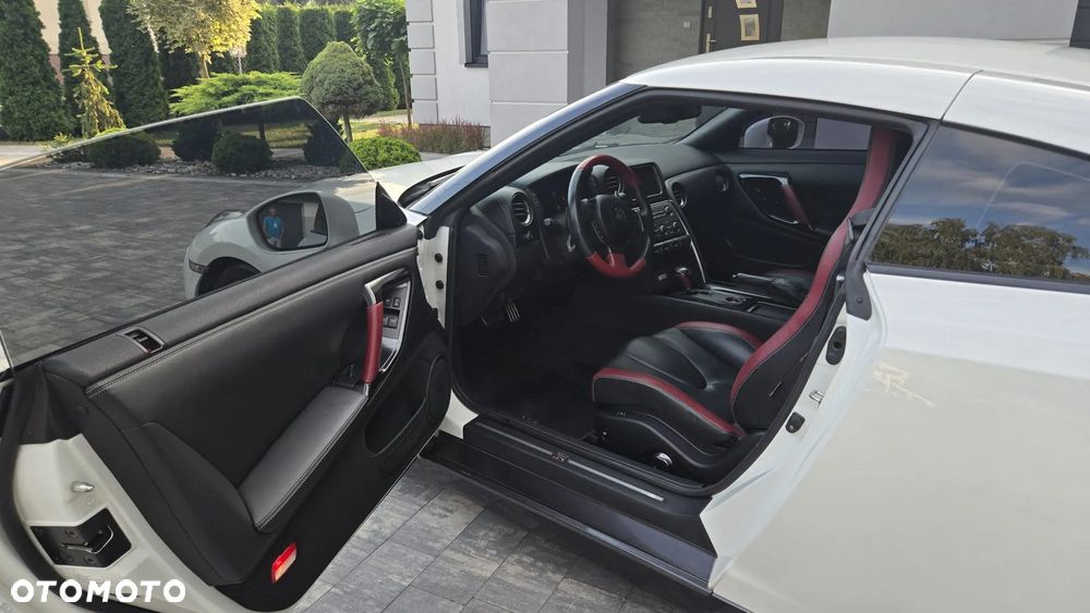 Nissan GT-R Black Edition - 12