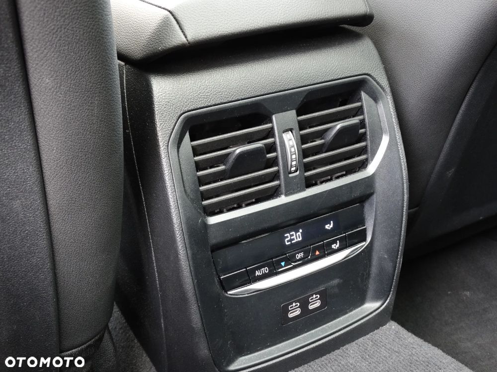 BMW Seria 3 320d xDrive M Sport - 15