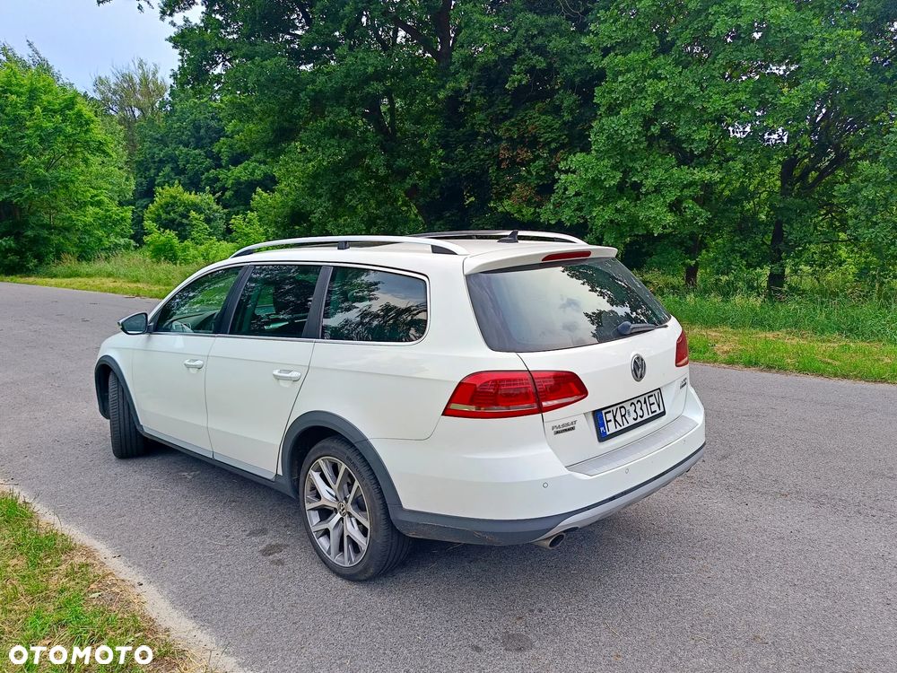 Volkswagen Passat 2.0 TDI 4Motion DSG BlueMotion Tech Highline - 5