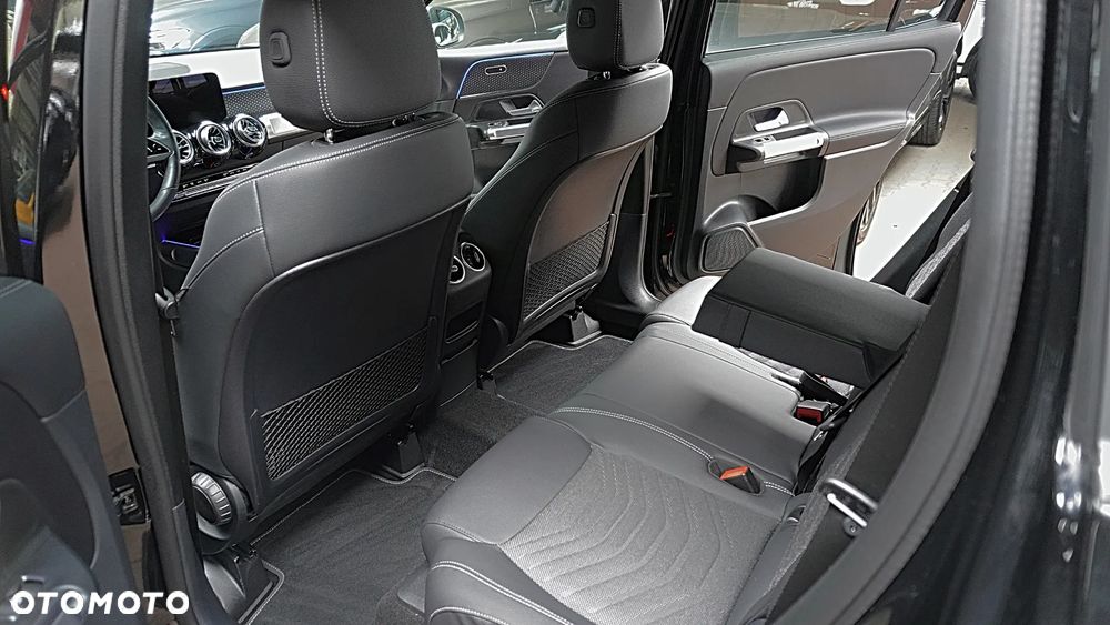 Mercedes-Benz GLB 200 7G-DCT - 17
