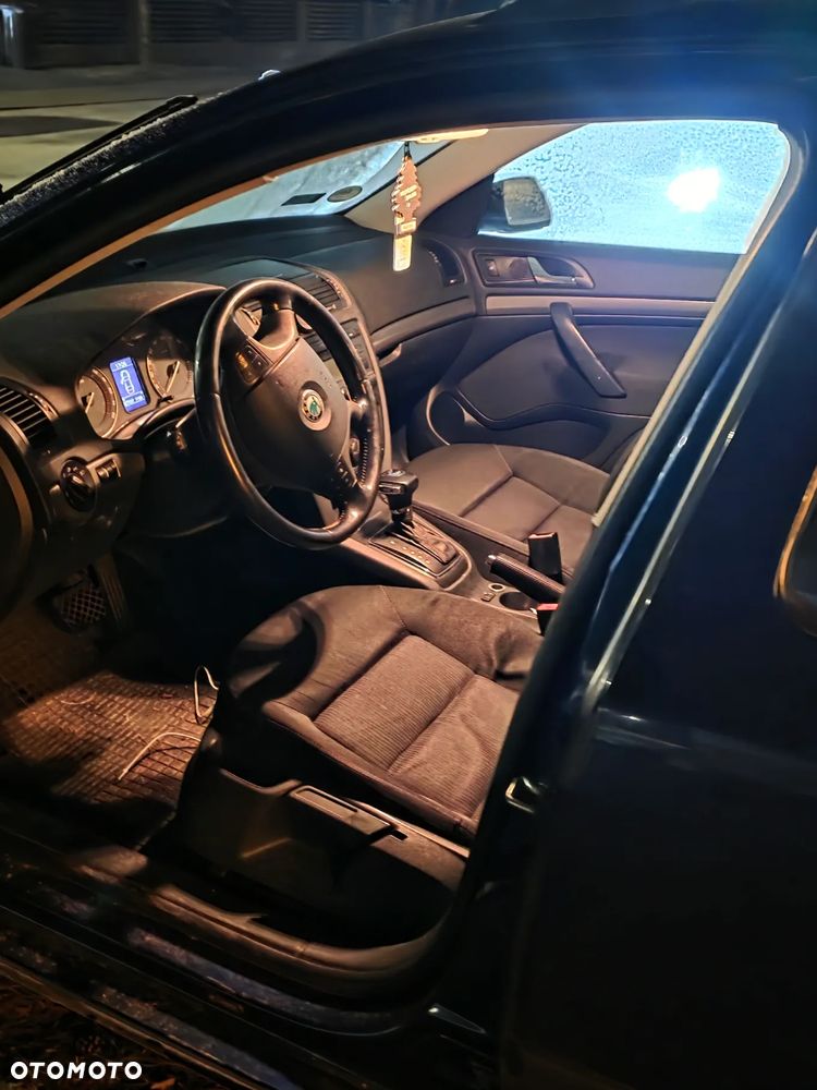 Skoda Octavia 2.0 TDI Elegance DSG - 7