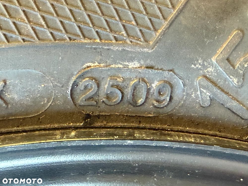 Felgi koła stalowe opony zimowe 4x100 4,5Jx14 ET39 155/65R14 - 17