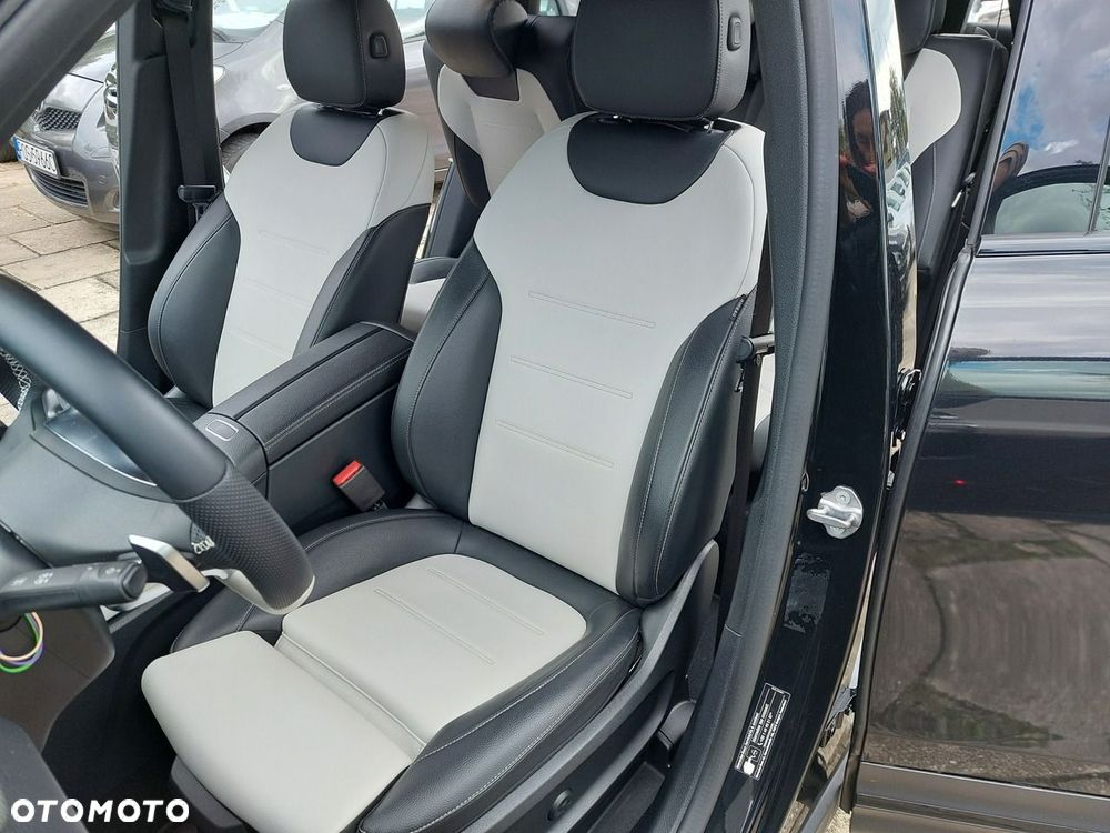 Mercedes-Benz GLB - 21