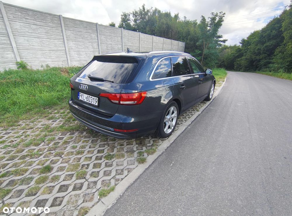 Audi A4 Avant 2.0 TDI - 10