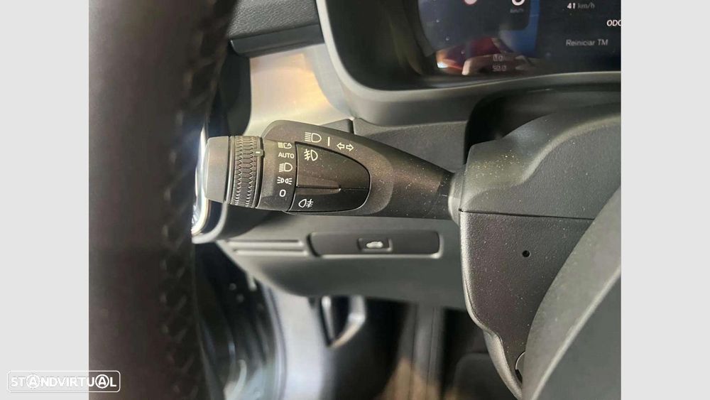 Volvo XC 40 2.0 B3 Plus Dark - 23